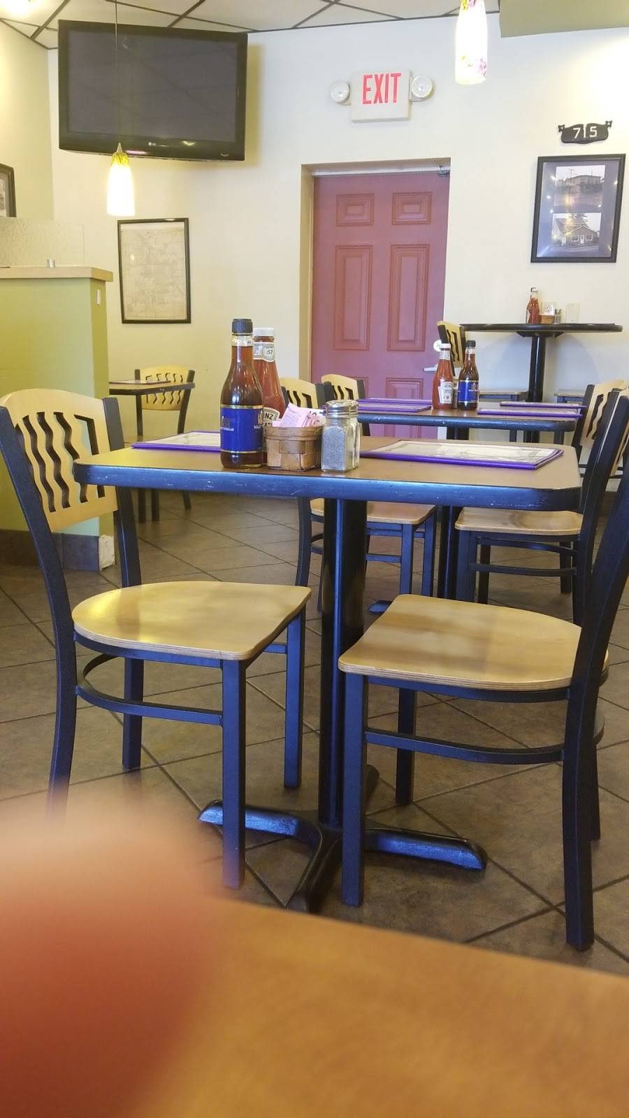 The College Inn | restaurant | 935 W State St, Alliance, OH 44601, USA | 3308233332 OR +1 330-823-3332