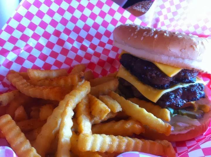 Hooligans Restaurant | restaurant | 1915 University Blvd, Tuscaloosa, AL 35401, USA | 2057592424 OR +1 205-759-2424