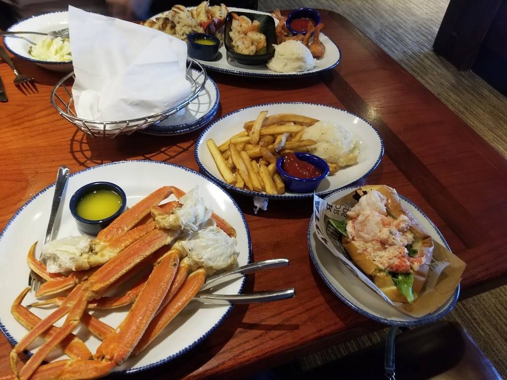 Red Lobster | restaurant | 6230 Grand Ave, Gurnee, IL 60031, USA | 8478560432 OR +1 847-856-0432
