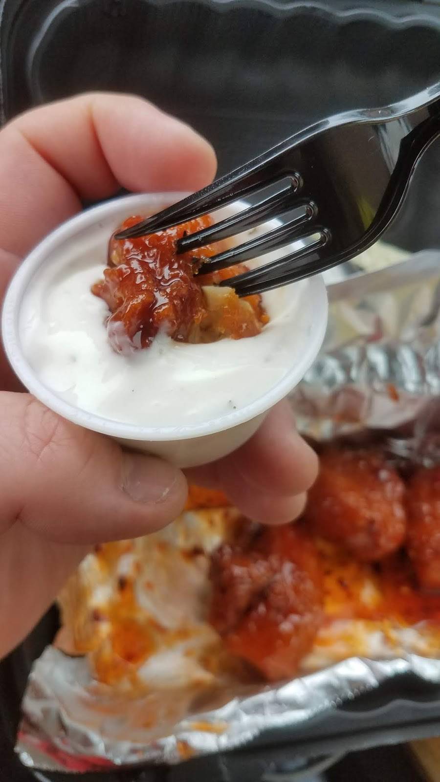 Atomic Wings | restaurant | 1704 Western Ave, Albany, NY 12203, USA | 5183137103 OR +1 518-313-7103