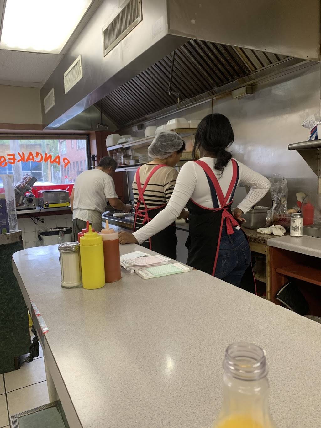 Skyline Restaurant | restaurant | 5655 Chew Ave, Philadelphia, PA 19138, USA | 2158490170 OR +1 215-849-0170