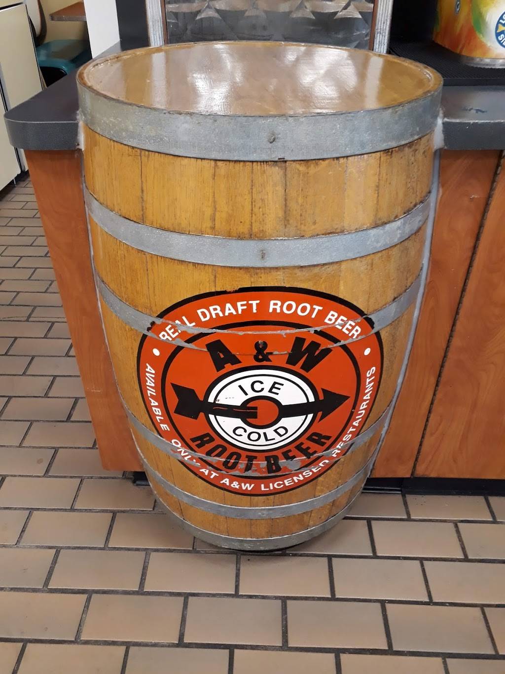 A&W Restaurant | restaurant | 380 Kimball Crossing Dr, Kimball, TN 37347, USA | 4238379759 OR +1 423-837-9759