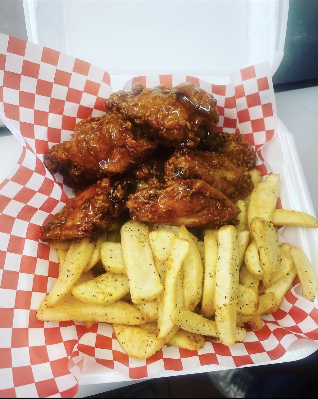 Time-Out Fish & Chicken | restaurant | 10151 Foothill Blvd Suite B, Oakland, CA 94605, USA | 5105673054 OR +1 510-567-3054