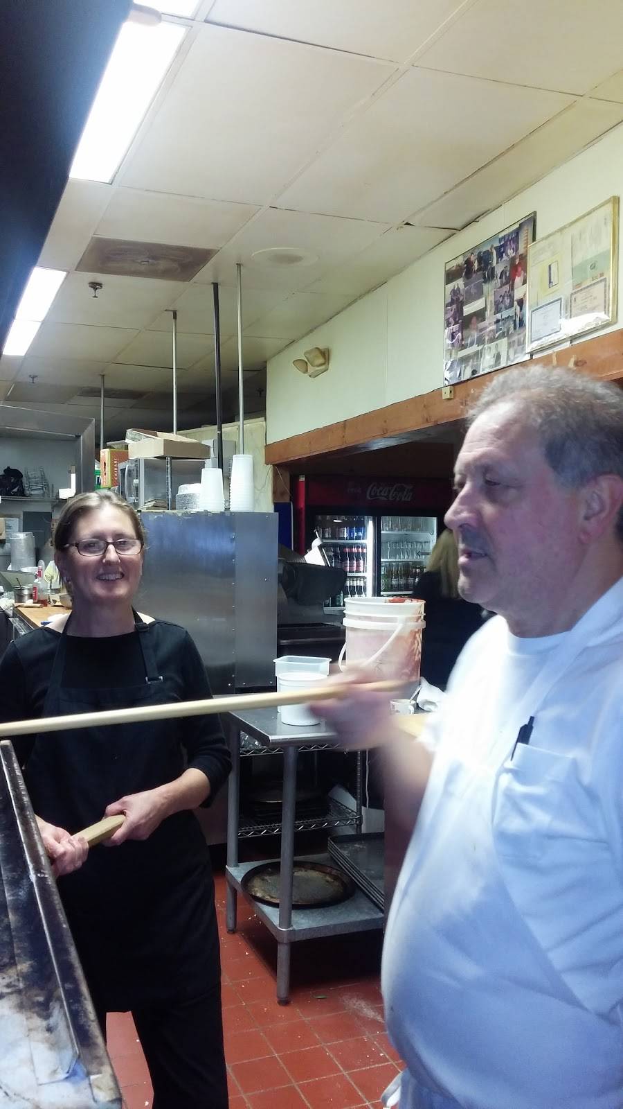 Sals Family Pizza | restaurant | 630 Main St, Monroe, CT 06468, USA | 2032681862 OR +1 203-268-1862