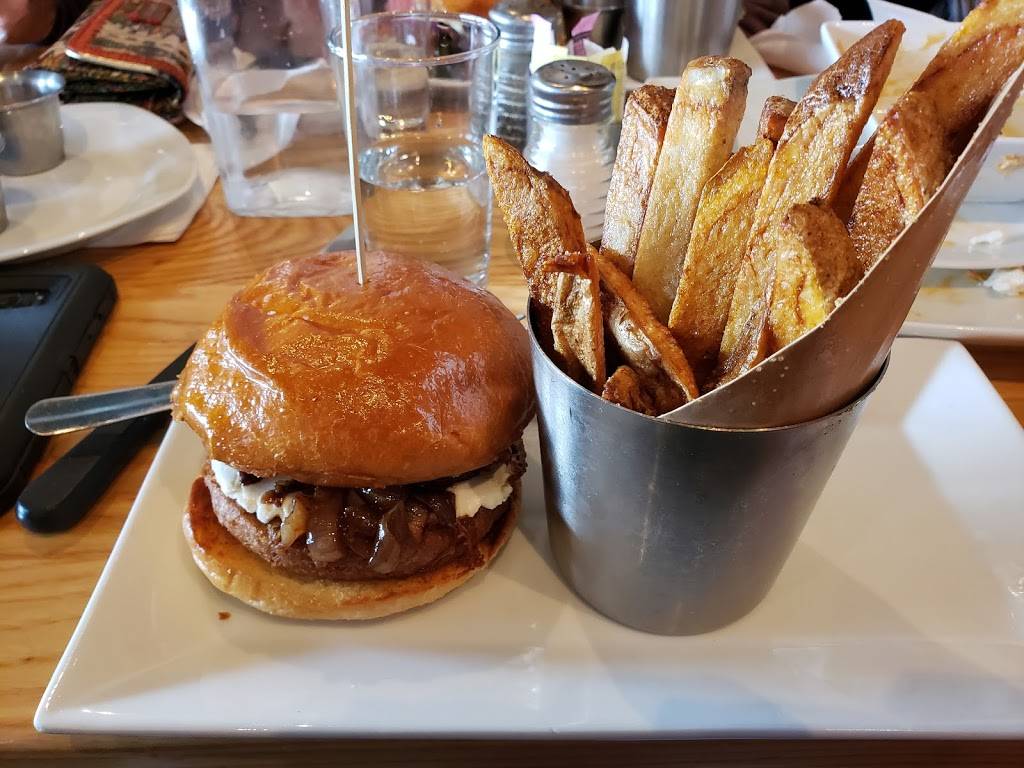 Corner Burger | restaurant | 12130 E Lynchburg Salem Turnpike Unit #3, Forest, VA 24551, USA | 4346162770 OR +1 434-616-2770