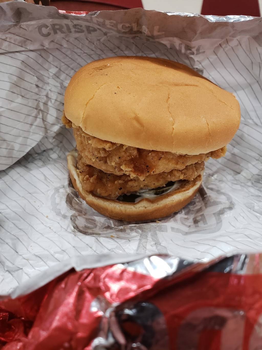 KFC | restaurant | 585 Cedar Ln, Teaneck, NJ 07666, USA | 2018368178 OR +1 201-836-8178