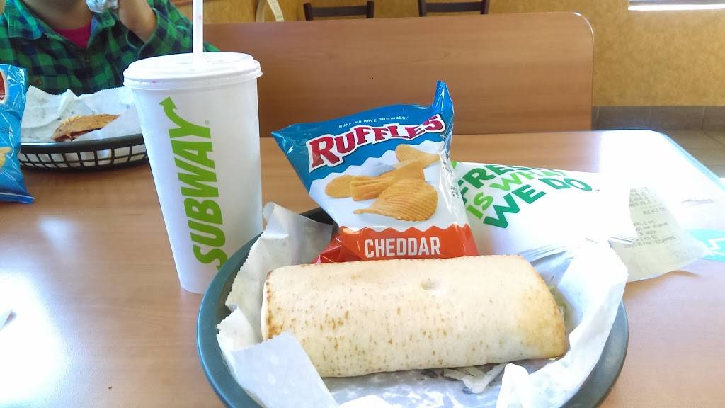 Subway | restaurant | 1922 16th St NE, Hickory, NC 28601, USA | 8283248583 OR +1 828-324-8583