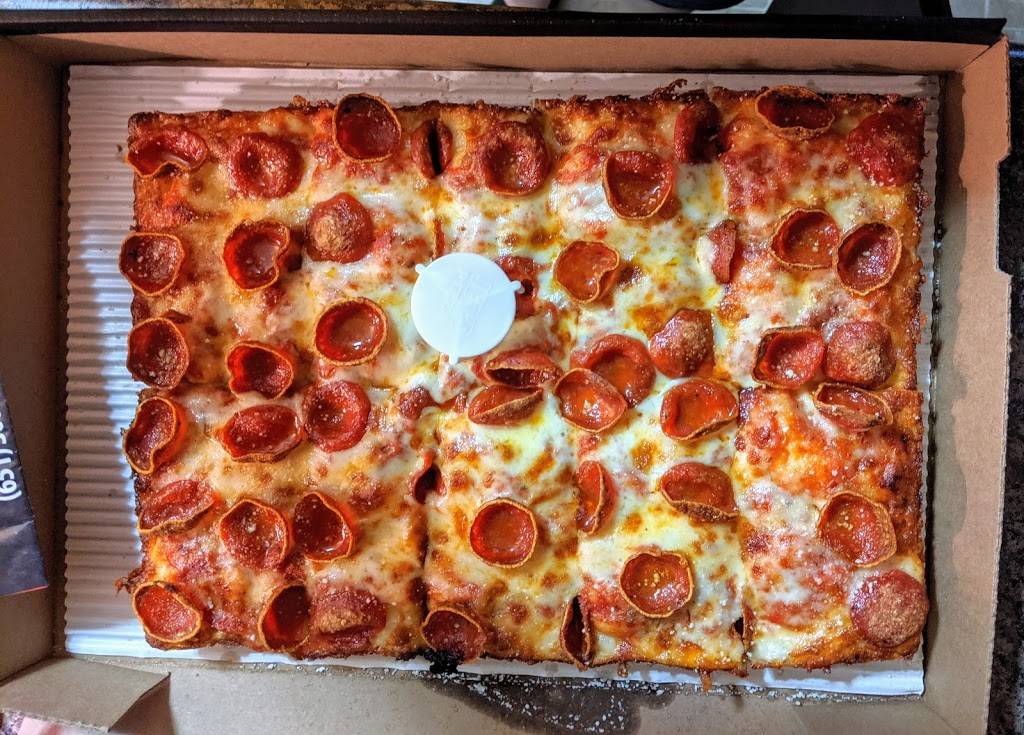 Jets Pizza | meal delivery | 2158 Rice St, Maplewood, MN 55113, USA | 6513005387 OR +1 651-300-5387