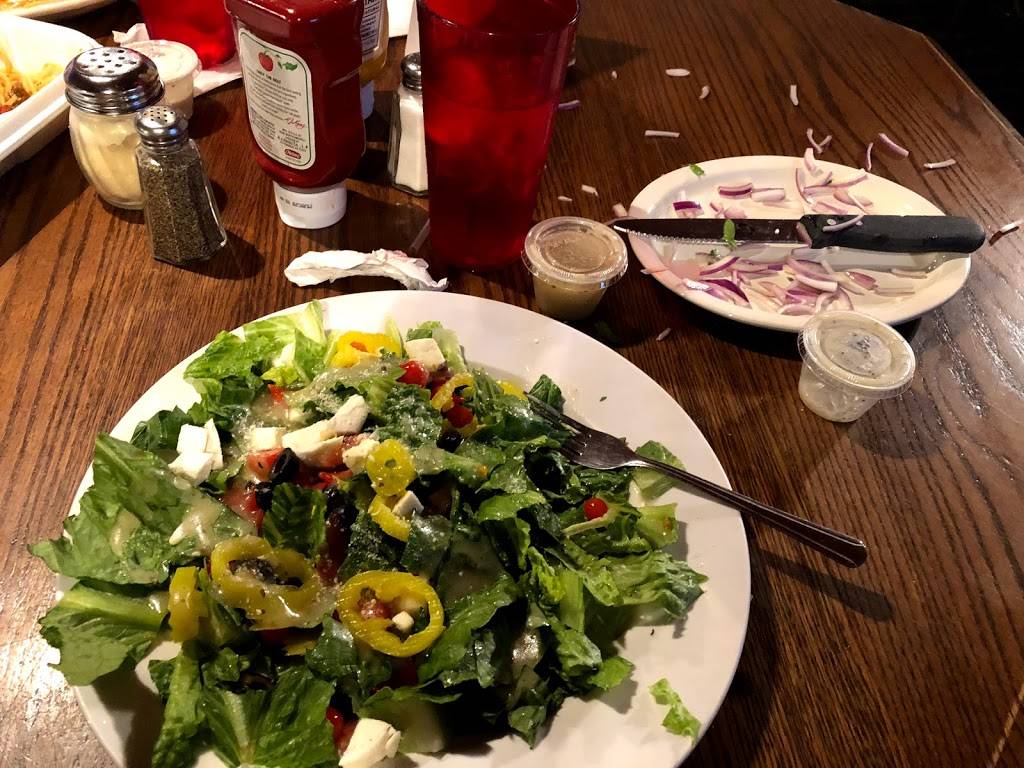 B-Line Bar & Grill | restaurant | 5960 Pinckney Rd, Howell, MI 48843, USA | 5175469122 OR +1 517-546-9122