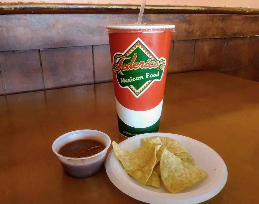 Federicos Mexican Food | restaurant | 5555 Zuni Rd SE, Albuquerque, NM 87108, USA | 5052551094 OR +1 505-255-1094