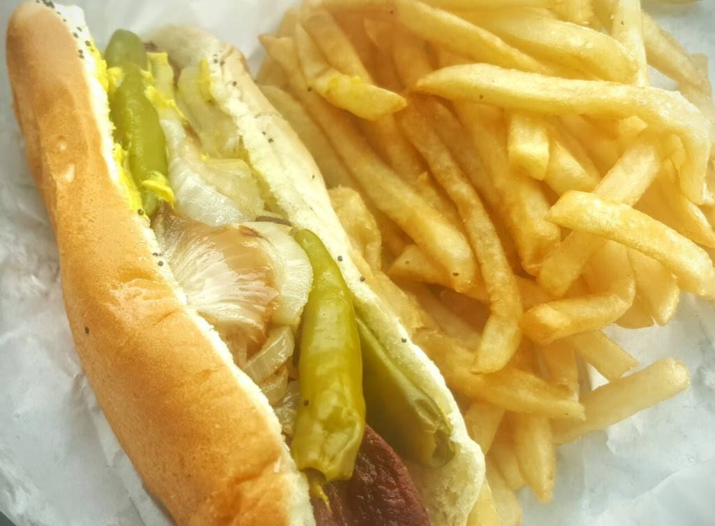 Mickeys Drive-In | restaurant | 635 Mannheim Rd, Bellwood, IL 60104, USA | 7085477866 OR +1 708-547-7866