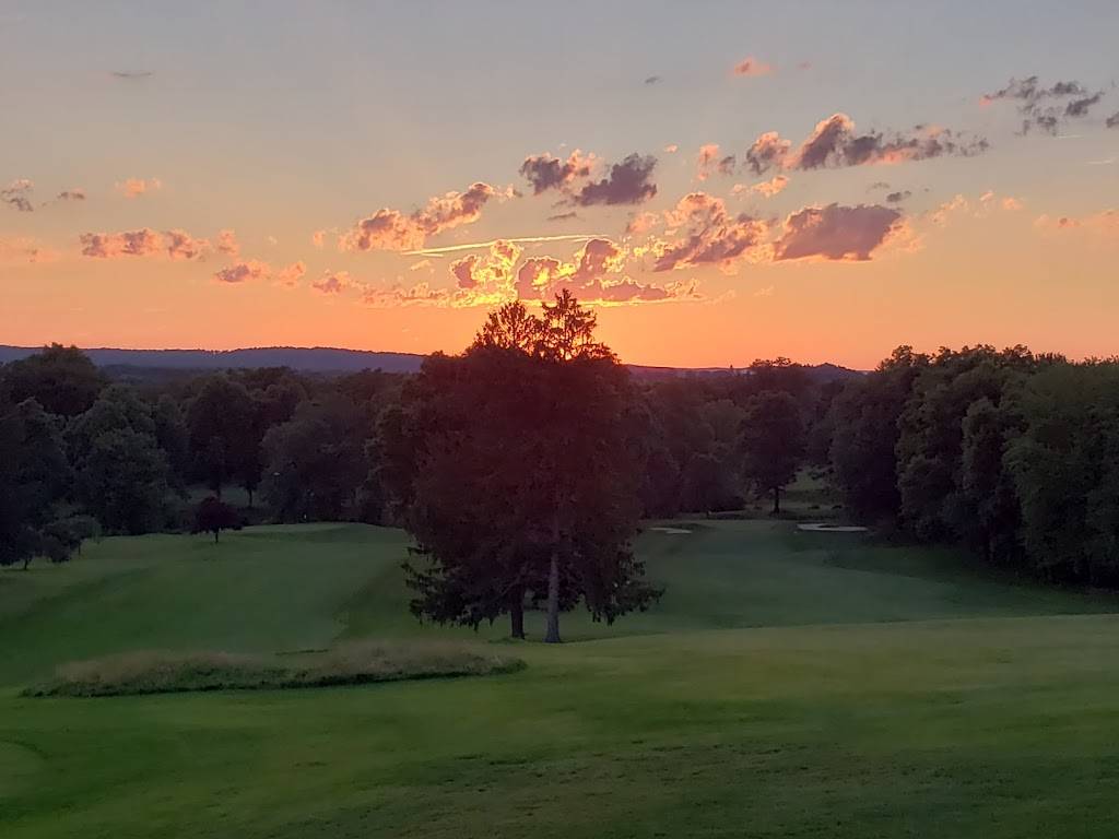 The Sunset Tavern | restaurant | 341 N Main St, Suffield, CT 06078, USA | 8606687773 OR +1 860-668-7773