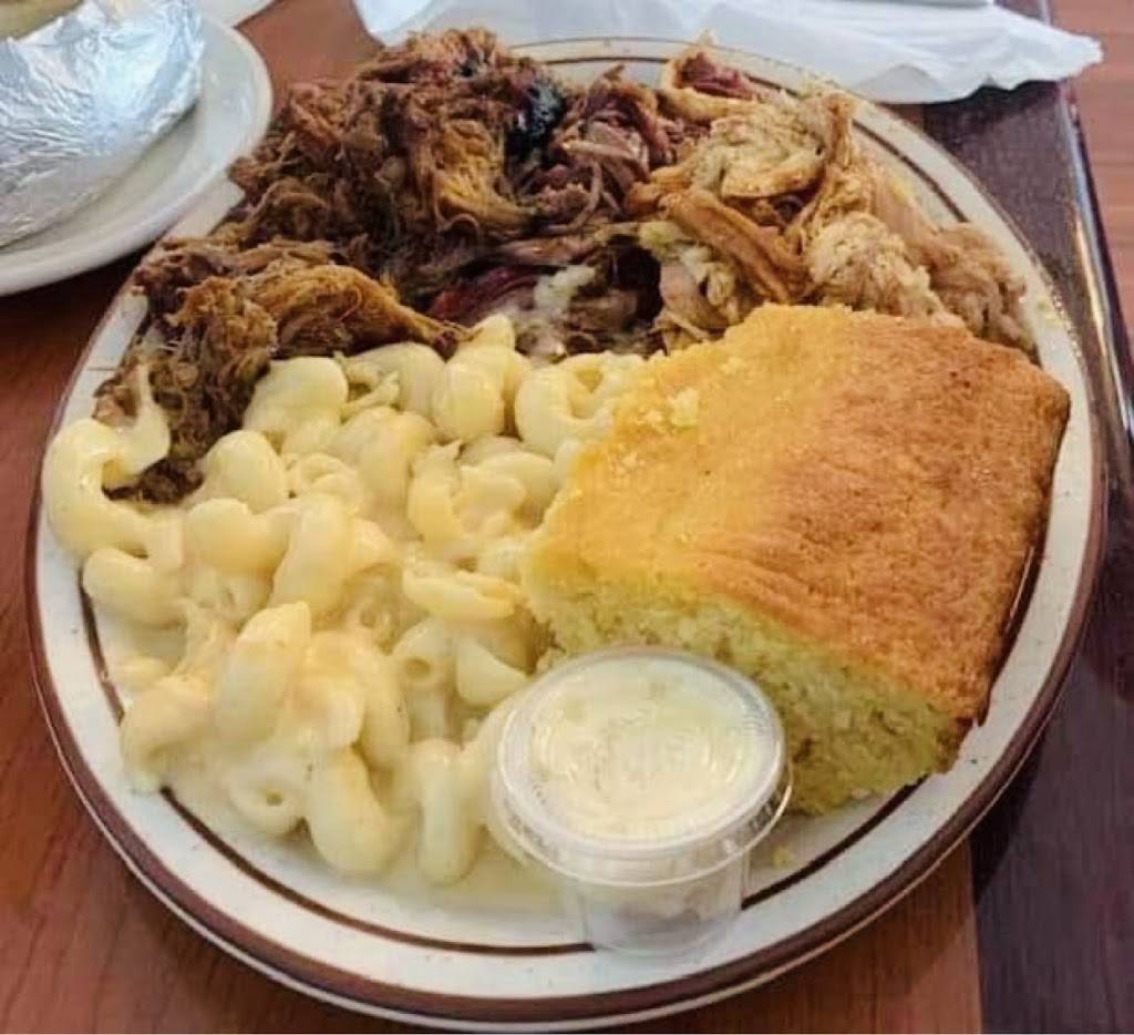 Smoke On the Water BBQ & Catering | restaurant | 3954 24th Ave, Port Huron, MI 48060, USA | 8109908342 OR +1 810-990-8342