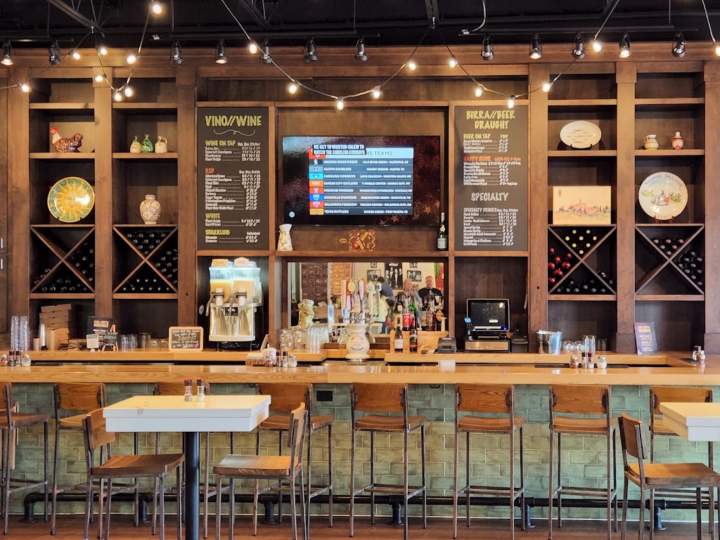 Mandolas Italian Kitchen | restaurant | 14703 N Dale Mabry Hwy, Tampa, FL 33618, USA | 8135356037 OR +1 813-535-6037