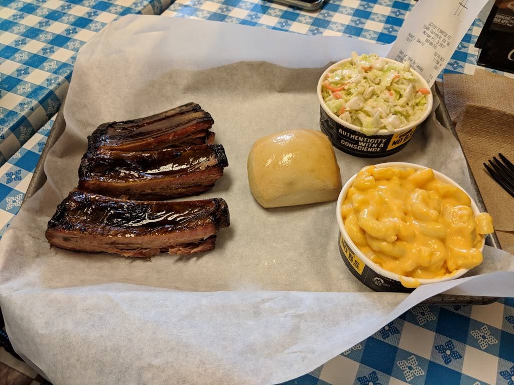 Dickeys Barbecue Pit | restaurant | 1049 Cochrane Rd, Morgan Hill, CA 95037, USA | 6698883161 OR +1 669-888-3161