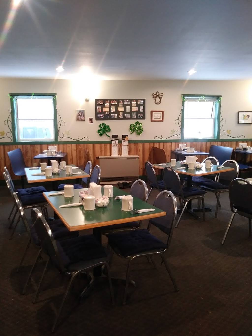 Papas Place | restaurant | 1948 VT-100, Eden, VT 05652, USA | 8026359319 OR +1 802-635-9319