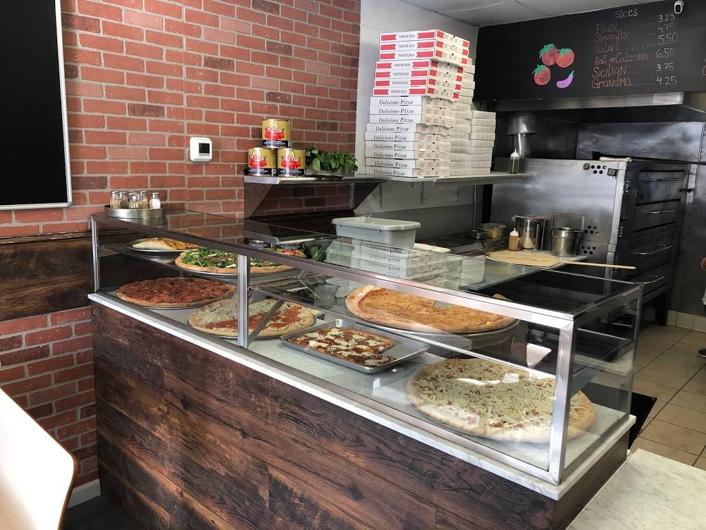 Dantonis Pizza | restaurant | 495 New Rochelle Rd, Bronxville, NY 10708, USA | 9148404100 OR +1 914-840-4100