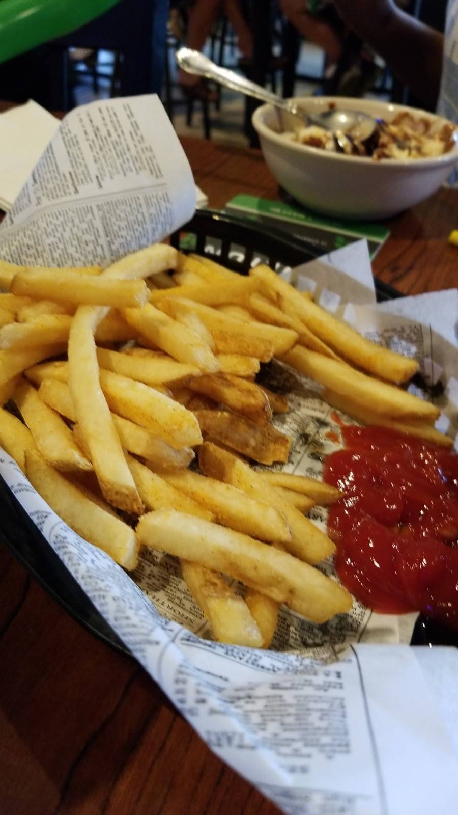 Carbones Pizza & Pub | restaurant | 14550 S Robert Trail, Rosemount, MN 55068, USA | 6513221333 OR +1 651-322-1333