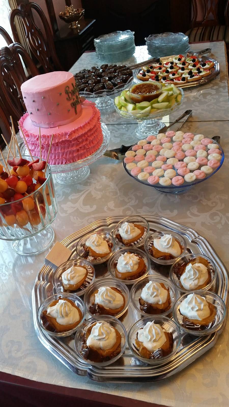 LaTeaDa Tea Room & Gift Shop | restaurant | 1100 S Madison St, Clinton, IL 61727, USA | 2179358855 OR +1 217-935-8855