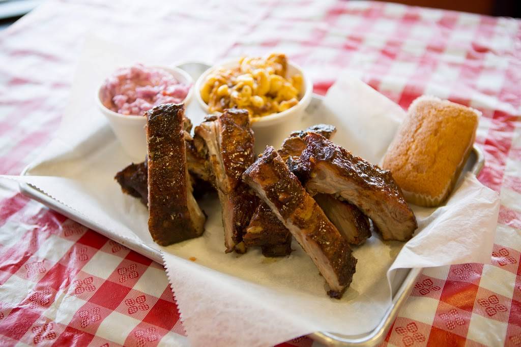 Pig Rig BBQ | restaurant | 950 Yale Ave, Wallingford, CT 06492, USA | 2032650765 OR +1 203-265-0765