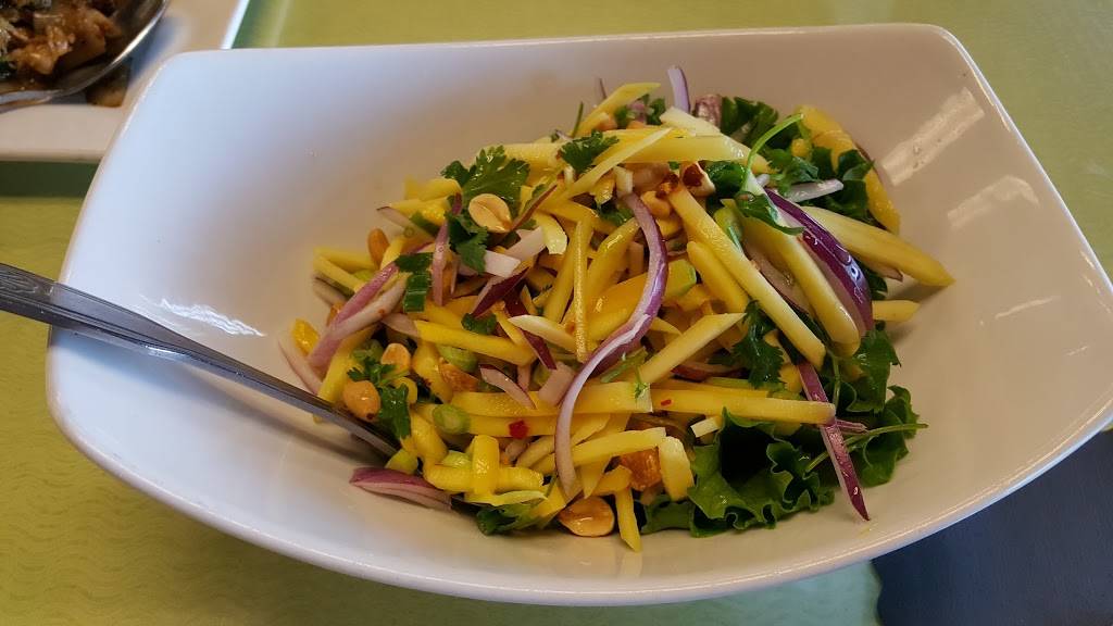 Pad Thai Restaurant | restaurant | 198 Shaw Ave, Clovis, CA 93612, USA | 5593241235 OR +1 559-324-1235