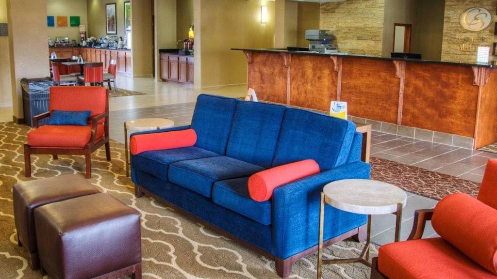 Comfort Suites | restaurant | 2513 N Michigan St, Plymouth, IN 46563, USA | 5745402764 OR +1 574-540-2764