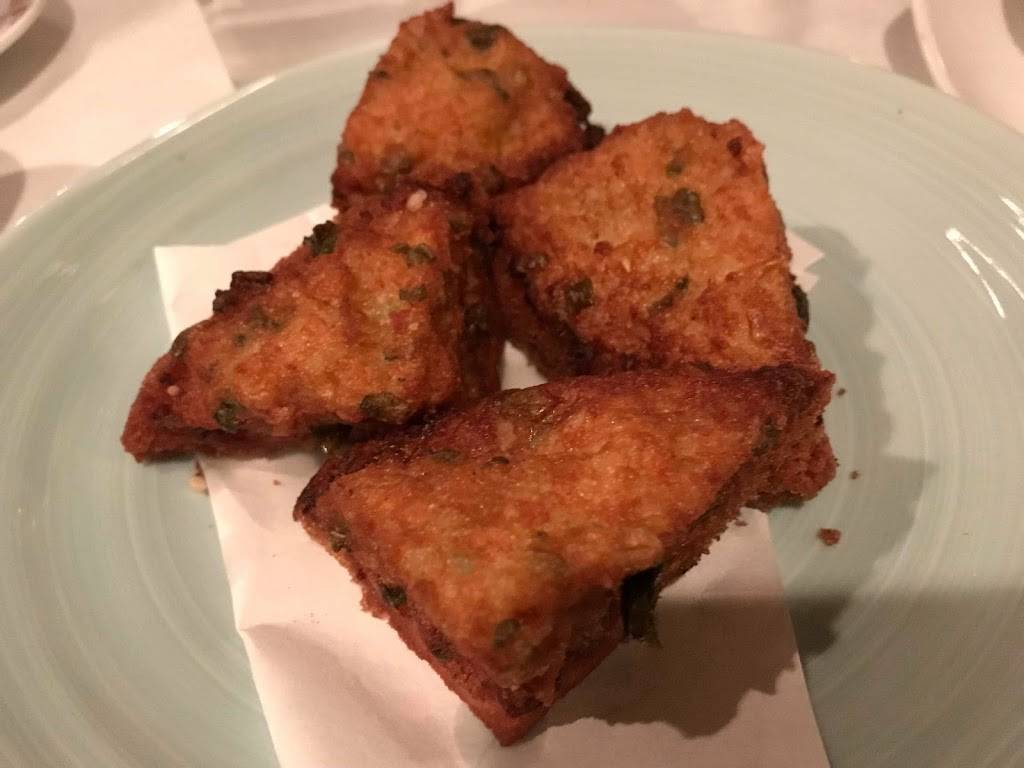 Dees | restaurant | 1114 W Armitage Ave, Chicago, IL 60614, USA | 7734771500 OR +1 773-477-1500