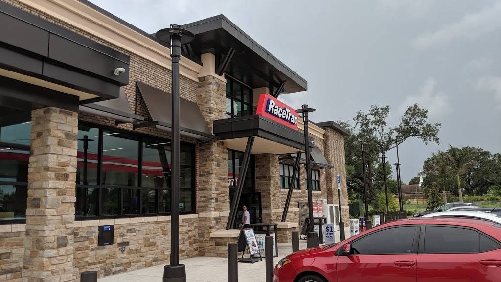 RaceTrac | bakery | 11700 E W Golf Dr, Miami, FL 33167, USA | 3056810200 OR +1 305-681-0200