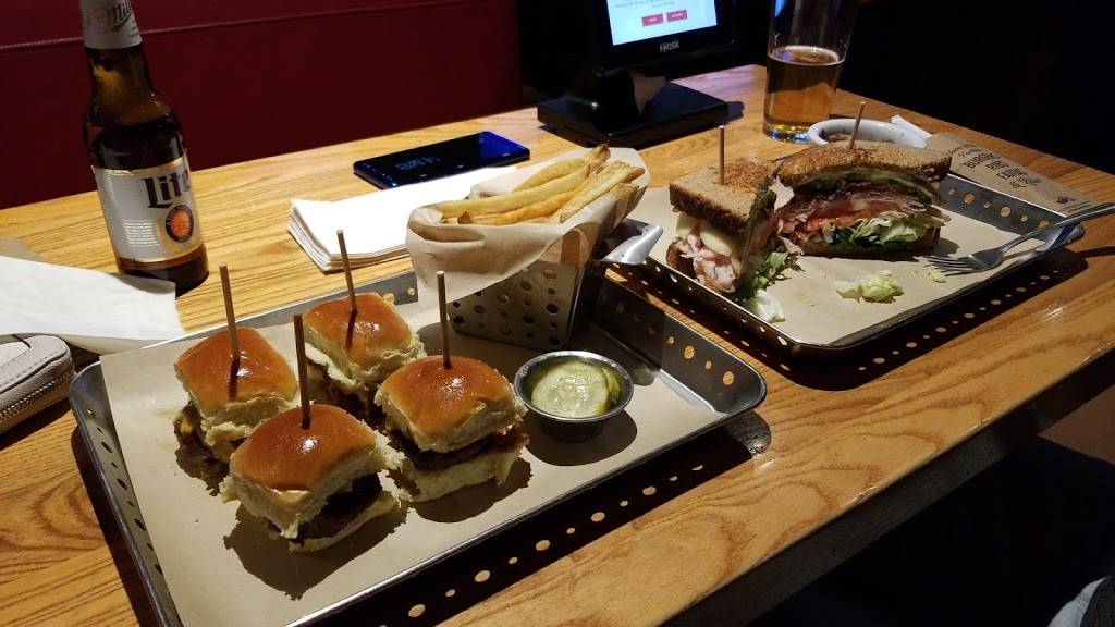 Chilis Grill & Bar | restaurant | 5975 W Arizona Pavilions Dr, Tucson, AZ 85743, USA | 5205729065 OR +1 520-572-9065