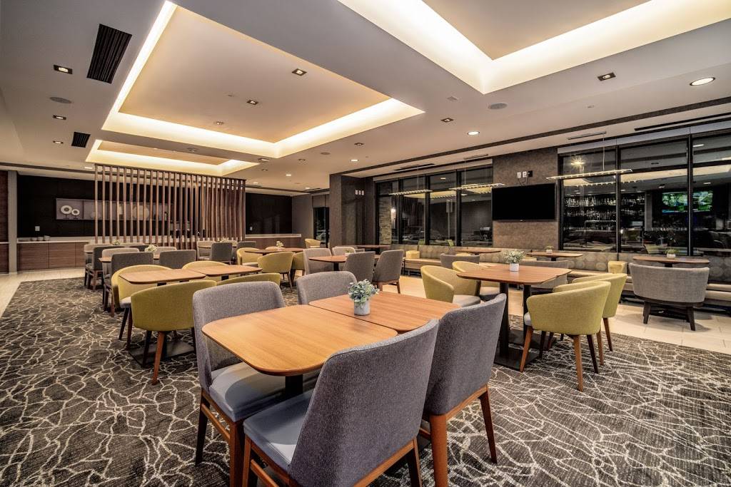 London Bar & Grill | restaurant | London Bar & Grill, 195 Hegenberger Rd, Oakland, CA 94621, USA | 5106262501 OR +1 510-626-2501