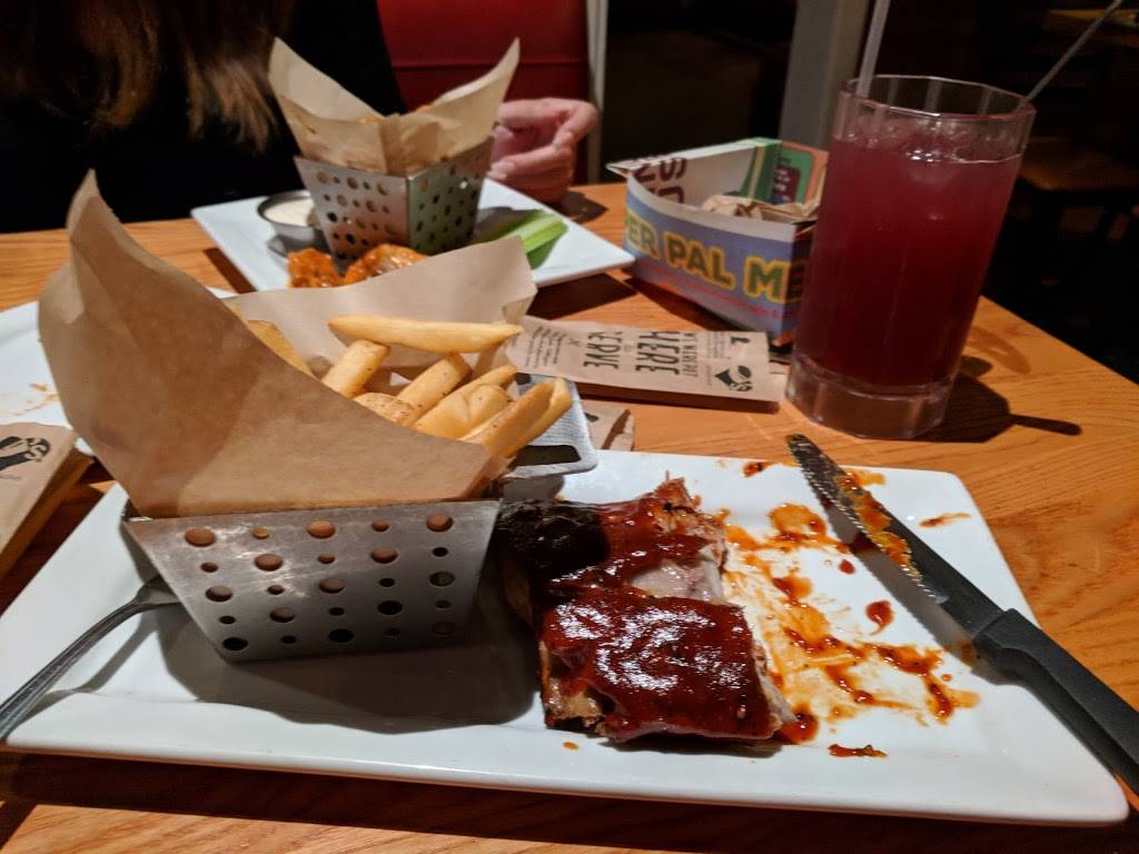 Chilis Grill & Bar | meal takeaway | 2262 Daniels St, Manteca, CA 95337, USA | 2098245200 OR +1 209-824-5200