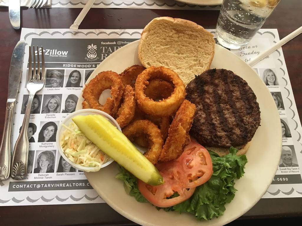 Daily Treat Restaurant | restaurant | 177 E Ridgewood Ave, Ridgewood, NJ 07450, USA | 2016529113 OR +1 201-652-9113