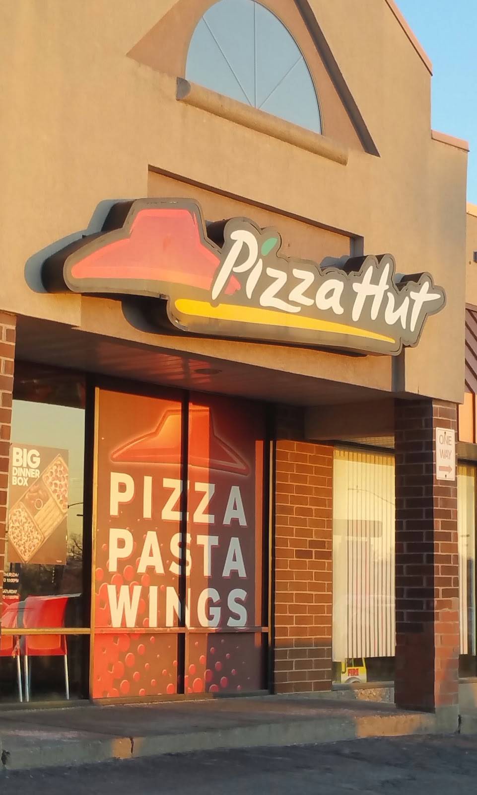 Pizza Hut | restaurant | 914 E Rollins Rd, Round Lake, IL 60073, USA | 8472230258 OR +1 847-223-0258