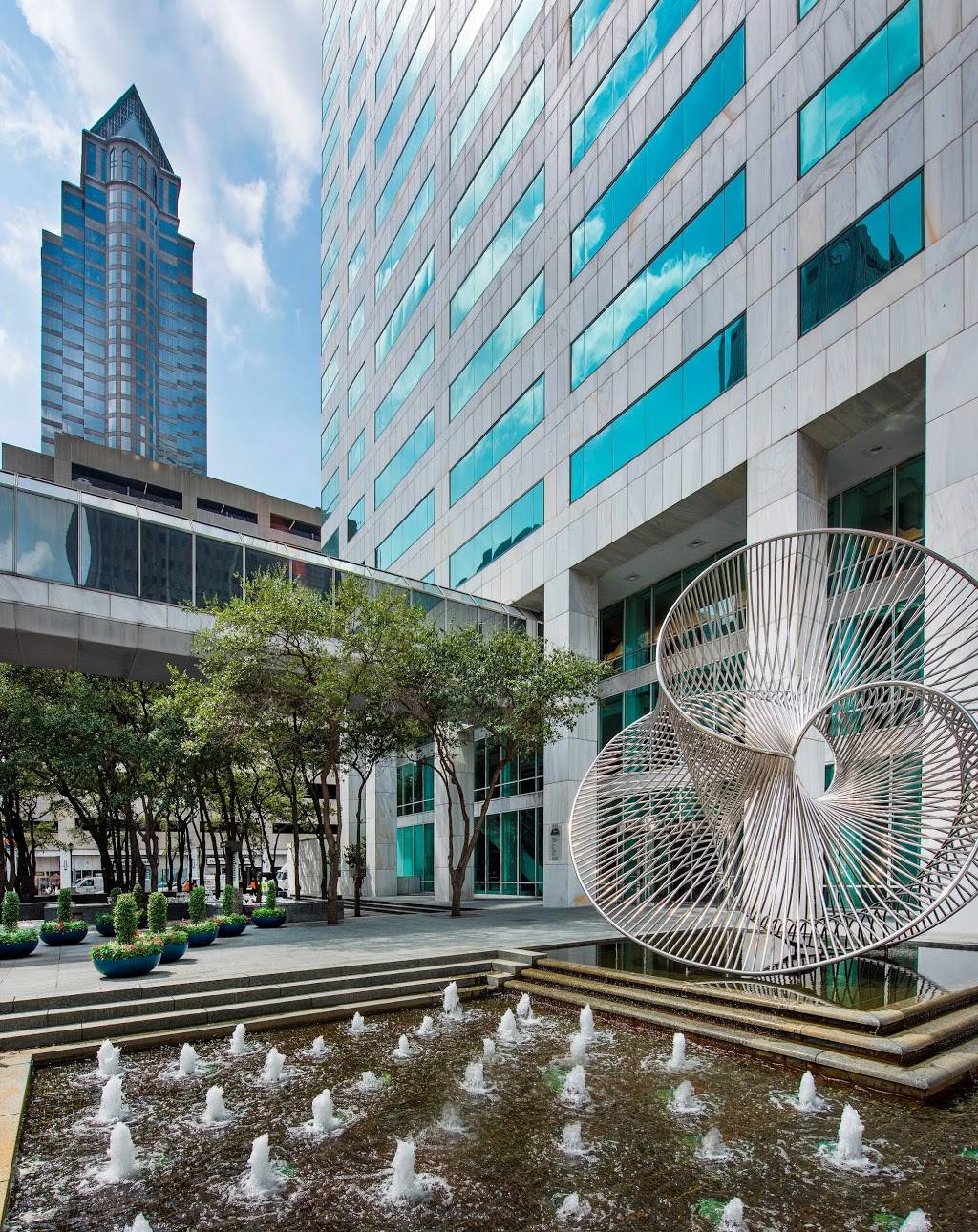 Caffé Fresco & Marketplace | cafe | 101 E Kennedy Blvd #320, Tampa, FL 33602, USA | 8132217571 OR +1 813-221-7571