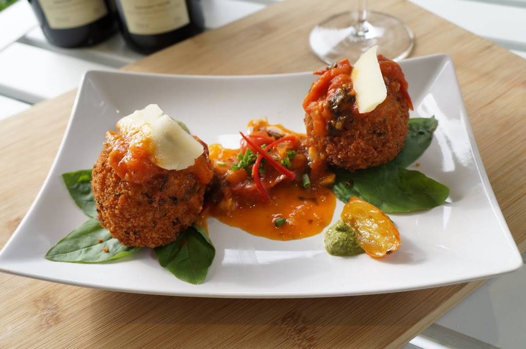 Lorenzo’s Diner & The GoGo Food Co | restaurant | 48 Glendale Ave, Niagara-on-the-Lake, ON L0S 1J0, Canada | 9053582433 OR +1 905-358-2433