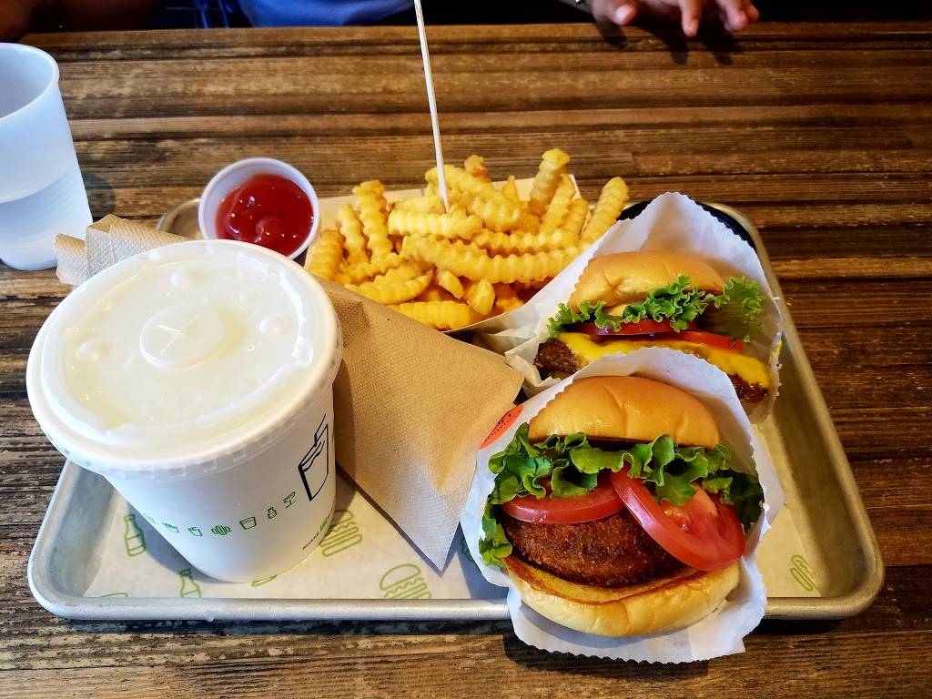 Shake Shack | restaurant | 2000-02 Sansom St, Philadelphia, PA 19103, USA | 2158091742 OR +1 215-809-1742
