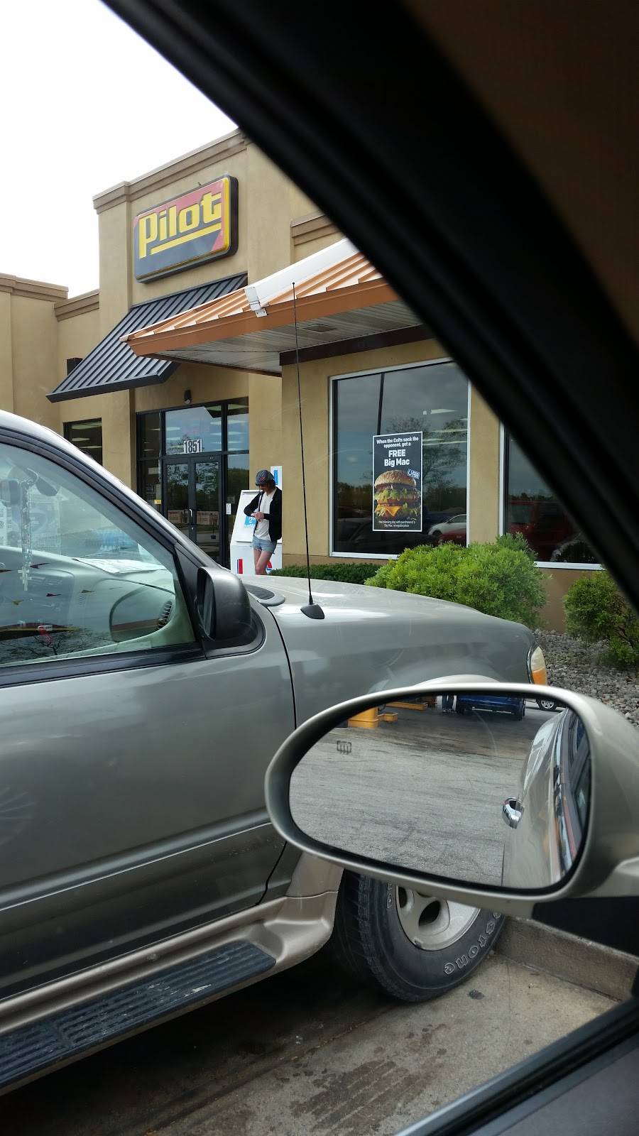 Pilot Travel Center | restaurant | 1851 W 400 N, Shelbyville, IN 46176, USA | 3173928771 OR +1 317-392-8771