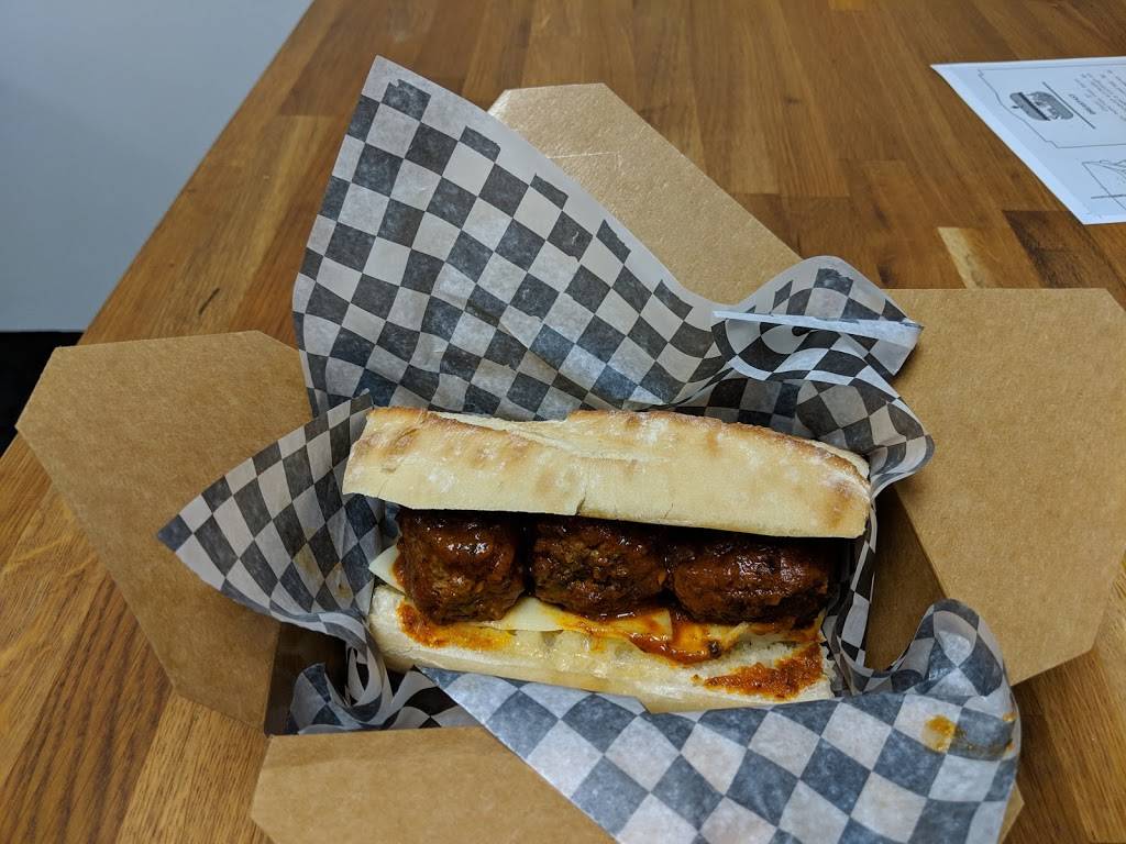 SamMitch Café | restaurant | 2435 Holly Ln Suite 100, Ottawa, ON K1V 7P2, Canada | 6136902232 OR +1 613-690-2232