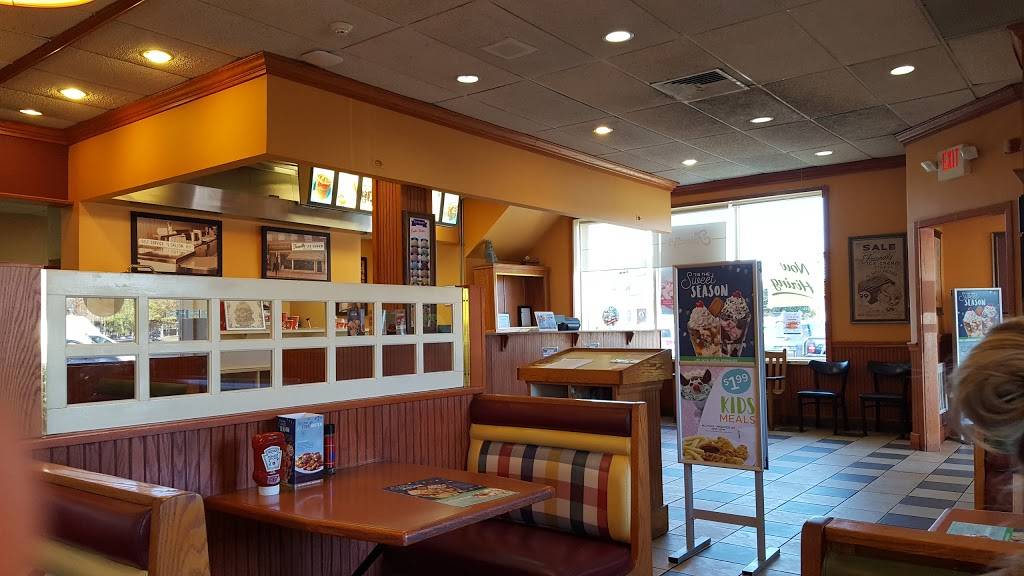 Friendlys | restaurant | 1826 Hempstead Turnpike, East Meadow, NY 11554, USA | 5167943191 OR +1 516-794-3191
