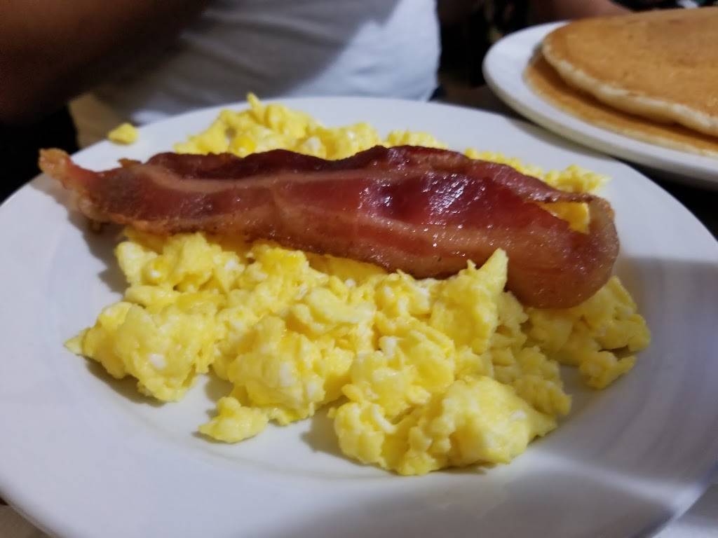 Bills Villager | restaurant | 27195 CA-189, Blue Jay, CA 92317, USA | 9093379069 OR +1 909-337-9069