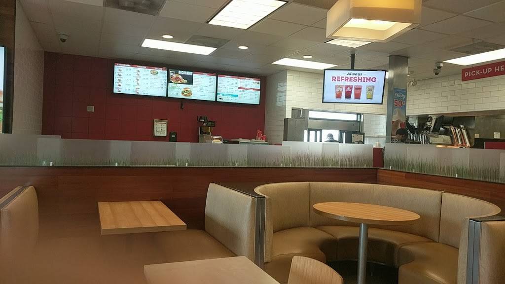 Wendys | restaurant | 8275 Hampton Blvd, Norfolk, VA 23505, USA | 7574231971 OR +1 757-423-1971