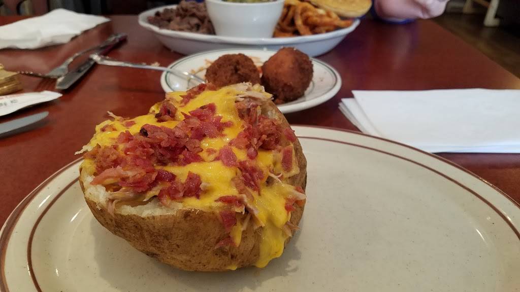 Bobby Qs | restaurant | 428 E Broad St, Cookeville, TN 38501, USA | 9315261024 OR +1 931-526-1024