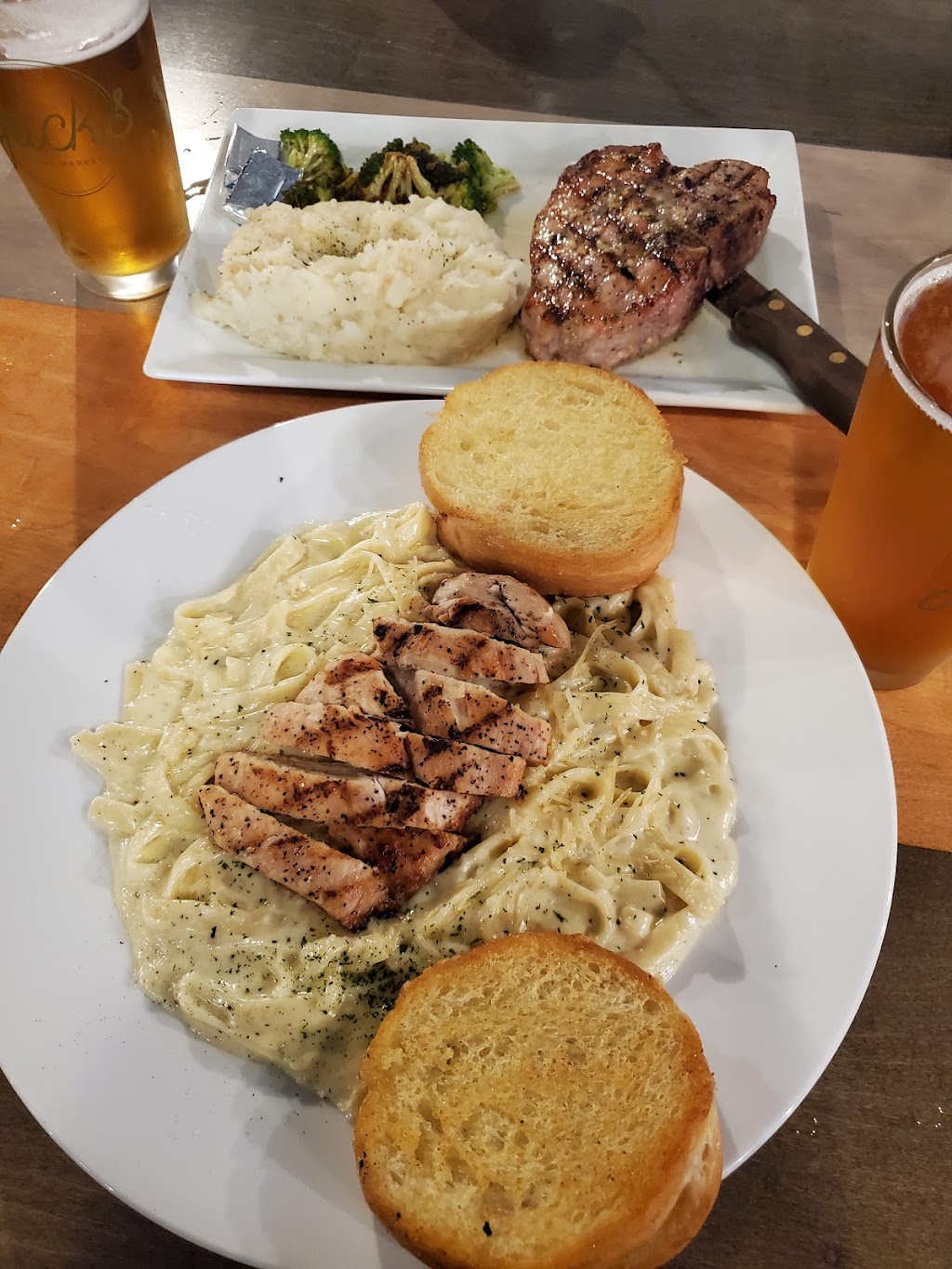 Jacks at the Market | restaurant | 1004 F St SW, Quincy, WA 98848, USA | 5097943446 OR +1 509-794-3446