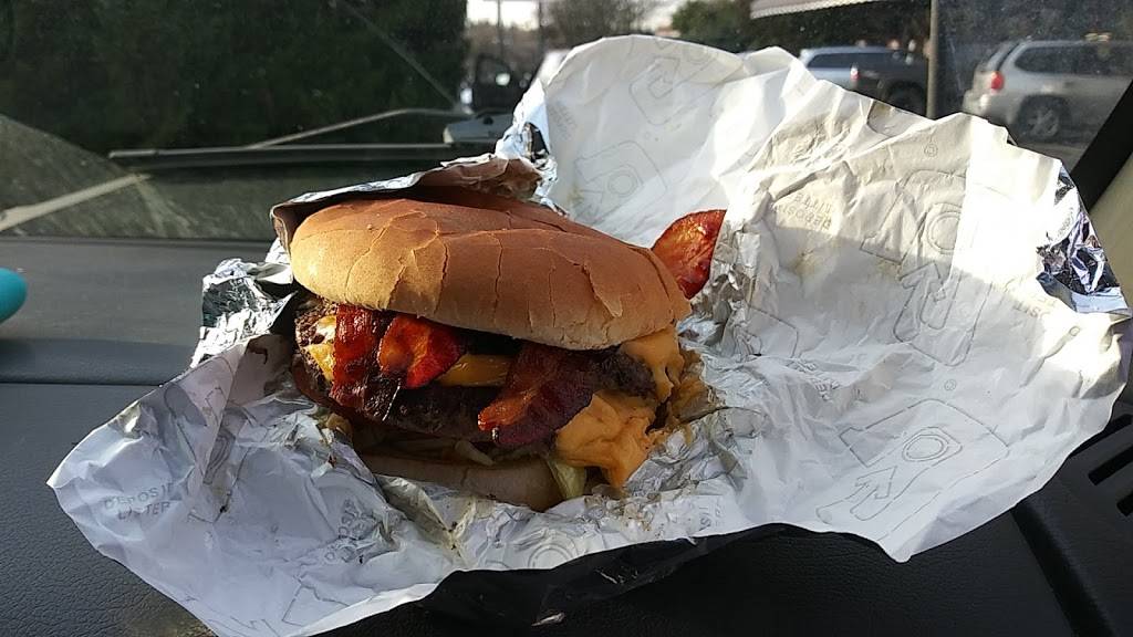 Burgermaster | restaurant | 10606 Northup Way, Bellevue, WA 98004, USA | 4258279566 OR +1 425-827-9566