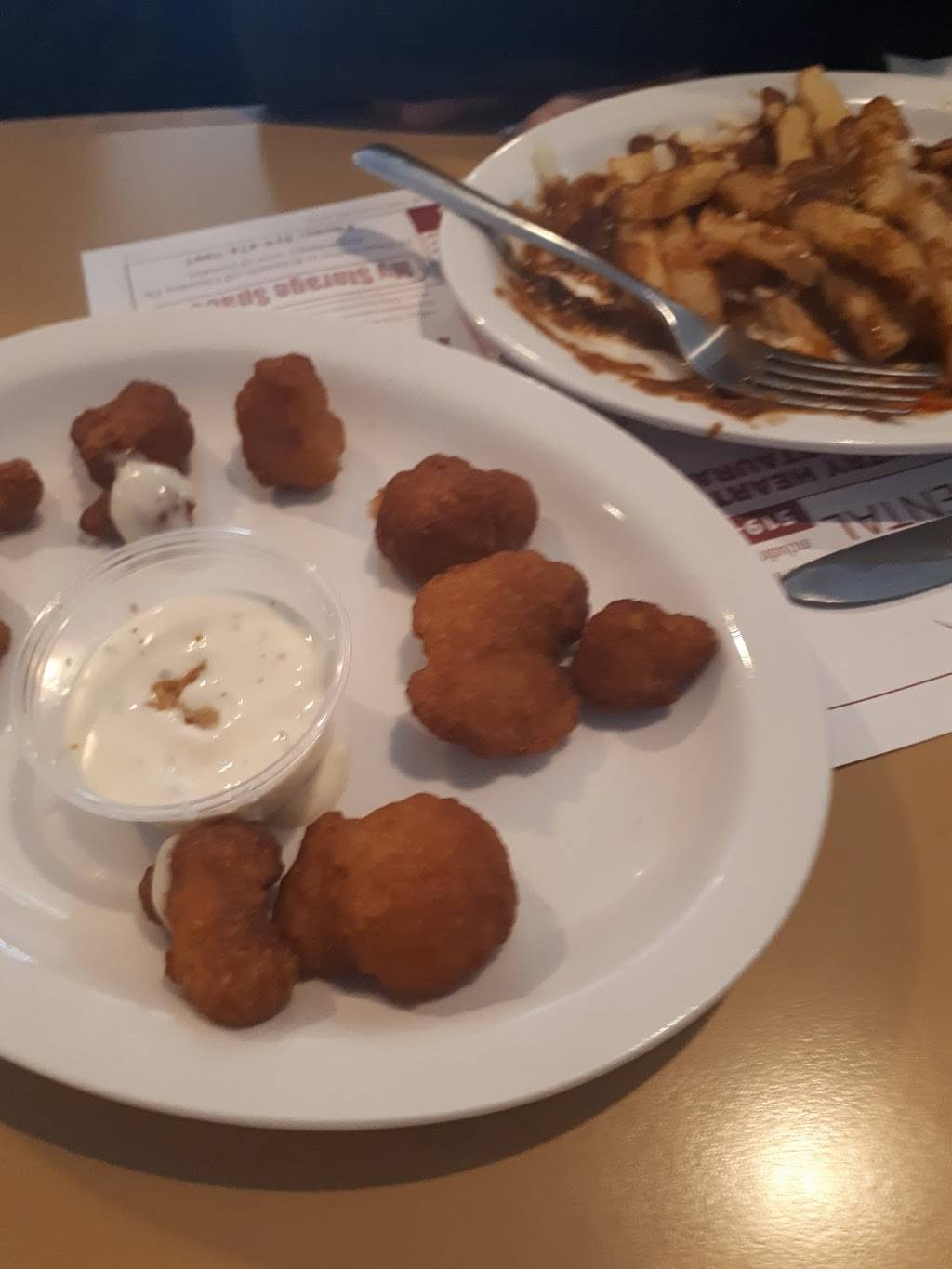 Country Hearth Family Restaurant | restaurant | 9952 Glendon Dr, Komoka, ON N0L 1R0, Canada | 5196577605 OR +1 519-657-7605