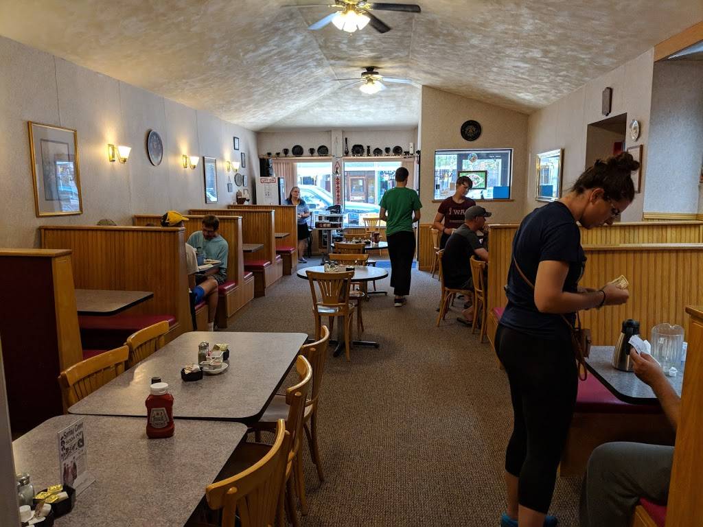 Rubys Restaurant & Catering | restaurant | 120 E Water St, Decorah, IA 52101, USA | 5633822558 OR +1 563-382-2558
