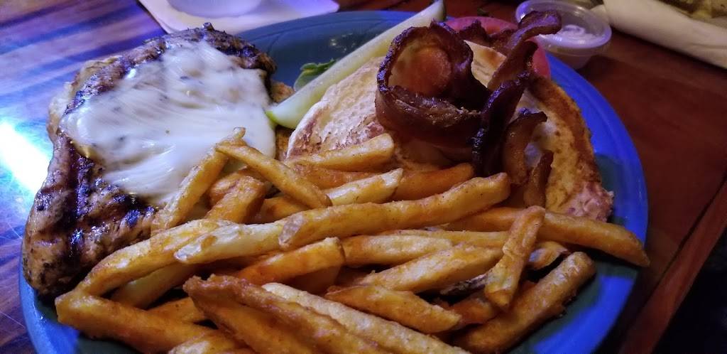 Mr Manatees Casual Grille | restaurant | 30 Royal Palm Pt., Vero Beach, FL 32960, USA | 7725699151 OR +1 772-569-9151