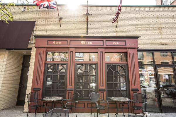 Three Lions Pub | restaurant | 4515 N Oakland Ave, Shorewood, WI 53211, USA | 4147636992 OR +1 414-763-6992