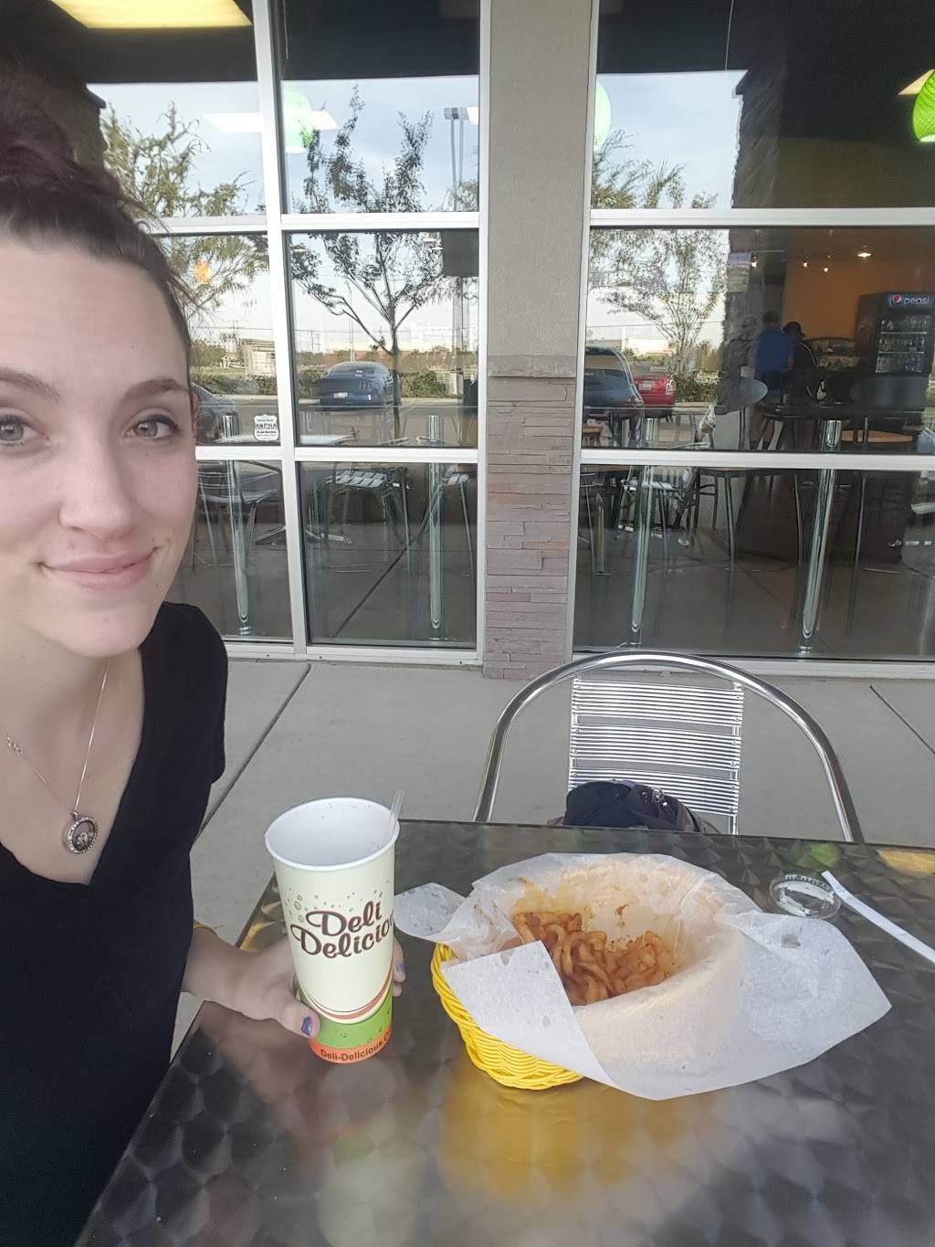 Deli Delicious | restaurant | 9801 Hageman Rd #200, Bakersfield, CA 93312, USA | 6618292559 OR +1 661-829-2559