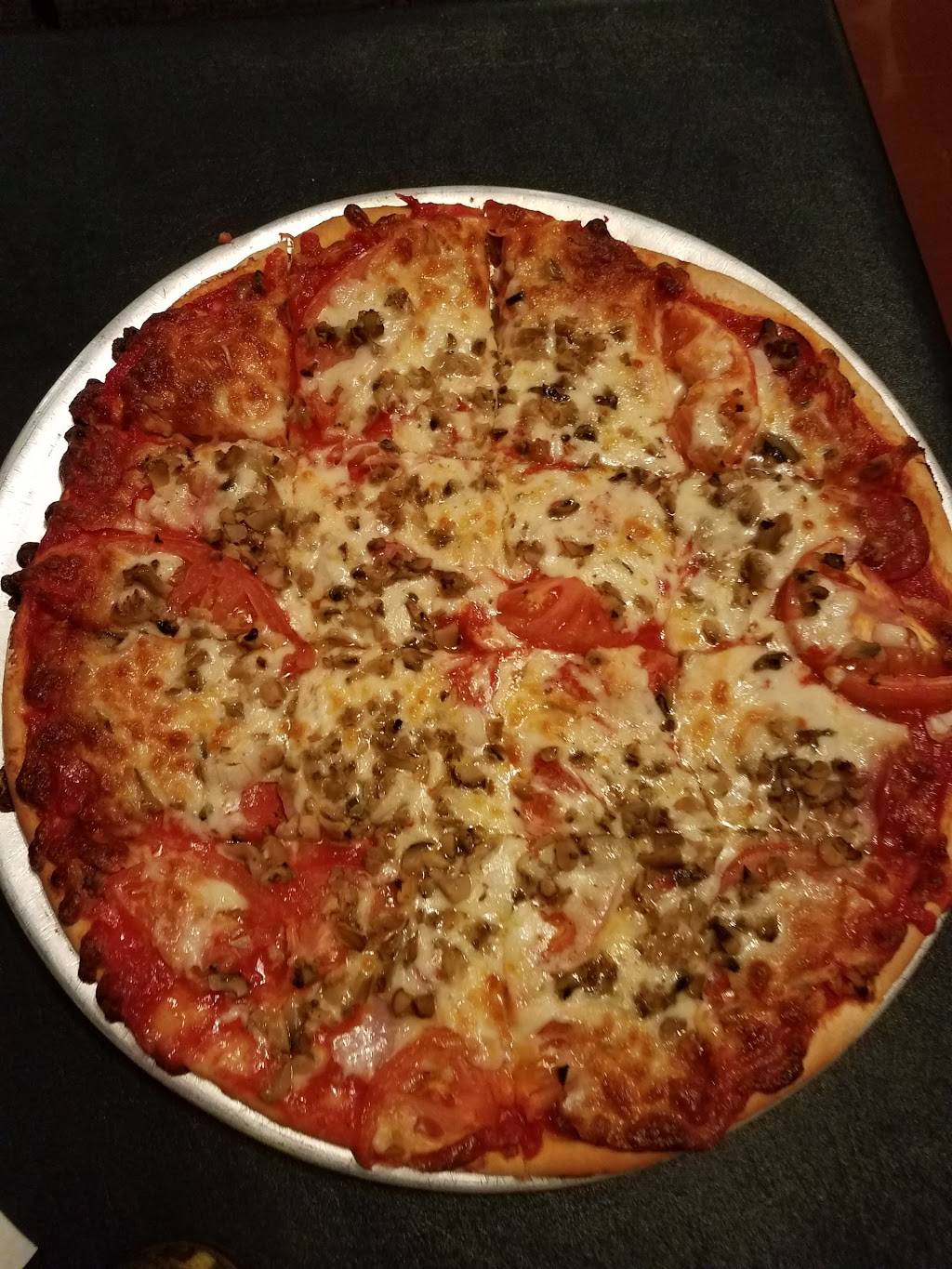 Joes Pizzeria | restaurant | 119 S Peoria Ave, Dixon, IL 61021, USA | 8152883371 OR +1 815-288-3371